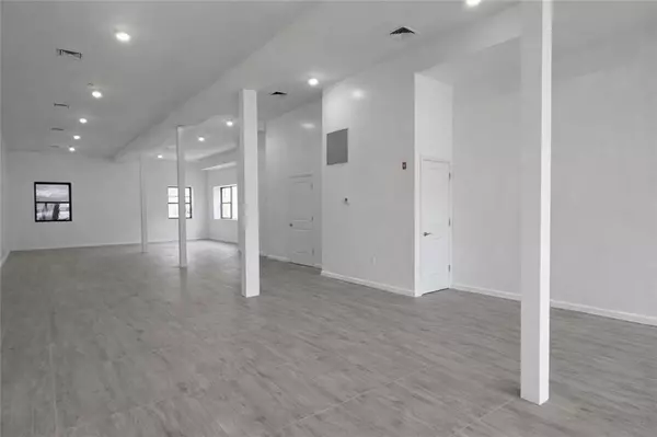 Staten Island, NY 10305,179 McClean AVE #1