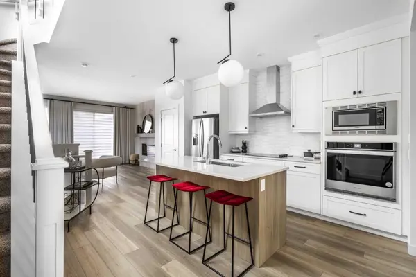 Calgary, AB T3M 3S2,419 Union AVE SE