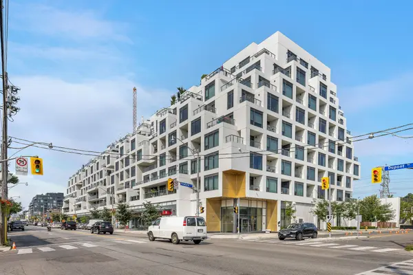 Toronto C02, ON M5R 0C3,280 Howland AVE #PH 28