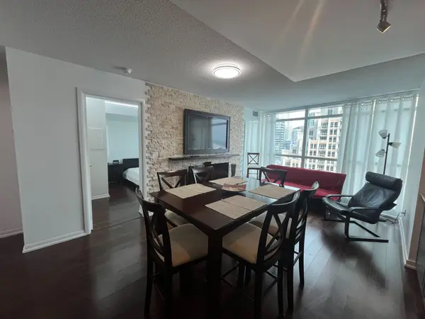 Toronto C01, ON M5V 4A1,215 Fort York BLVD #1702