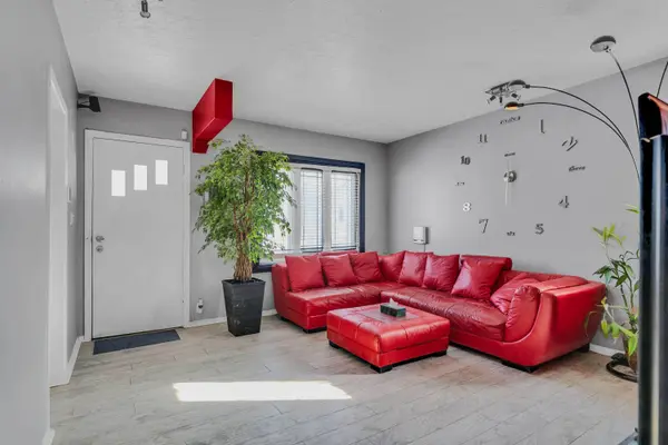 86 Gibbons ST, Oshawa, ON L1J 4X9