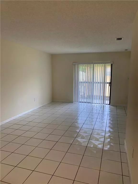Tamarac, FL 33319,6001 Shakerwood Cir #208