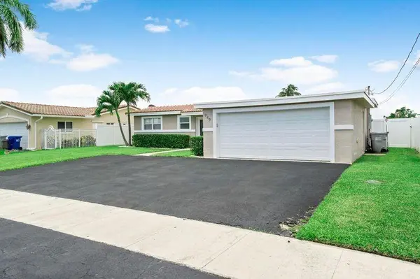 949 SE 10th Ct, Pompano Beach, FL 33060