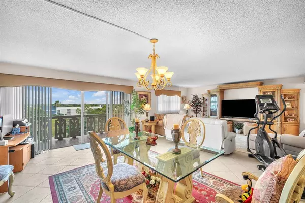 Miami, FL 33179,800 NE 195th St #601