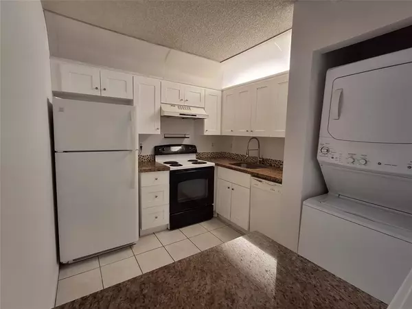 Coral Springs, FL 33065,11122 Royal Palm Blvd #5-10