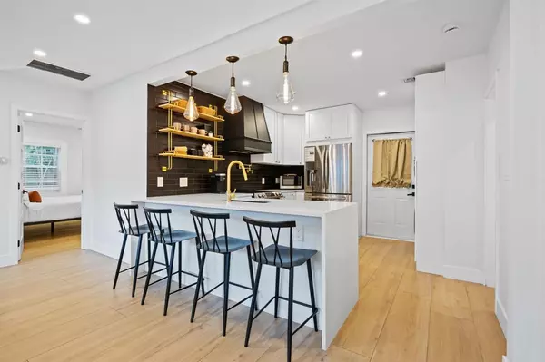 Fort Lauderdale, FL 33304,739 NE 17th Rd