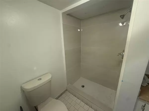 Tamarac, FL 33321,7960 Colony Cir