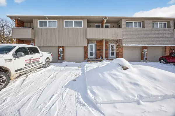 Collingwood, ON L9Y 4K6,633 Tenth ST