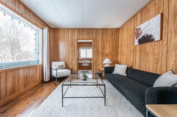 Huntsville, ON P1H 2B3,9 Caroline ST E