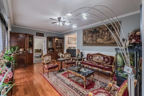 Hamilton, ON L0R 1J0,2104 Governors RD