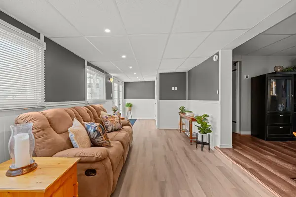 Otonabee-south Monaghan, ON K0L 2G0,18 Edwin CT