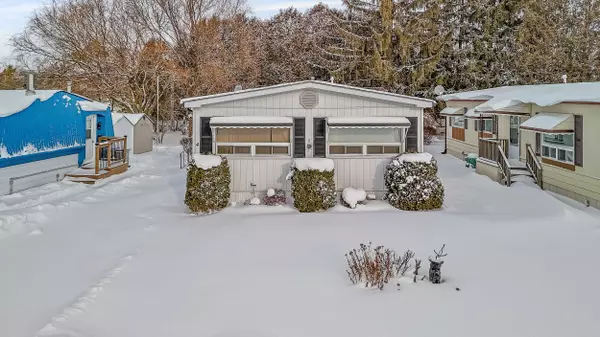 4 Redford DR, South Huron, ON N0M 1S3