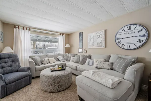 South Huron, ON N0M 1S3,4 Redford DR