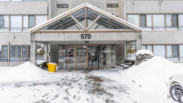 570 Proudfoot LN #902, London North, ON N6H 4Z1