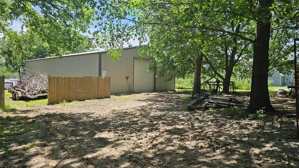 Bonham, TX 75418,223 W 2nd Street