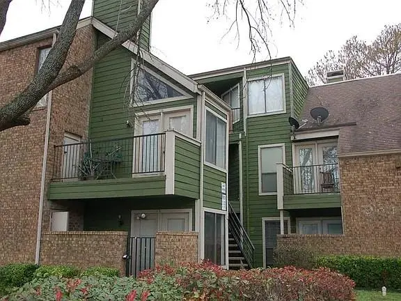 Dallas, TX 75243,9815 Walnut Street #102