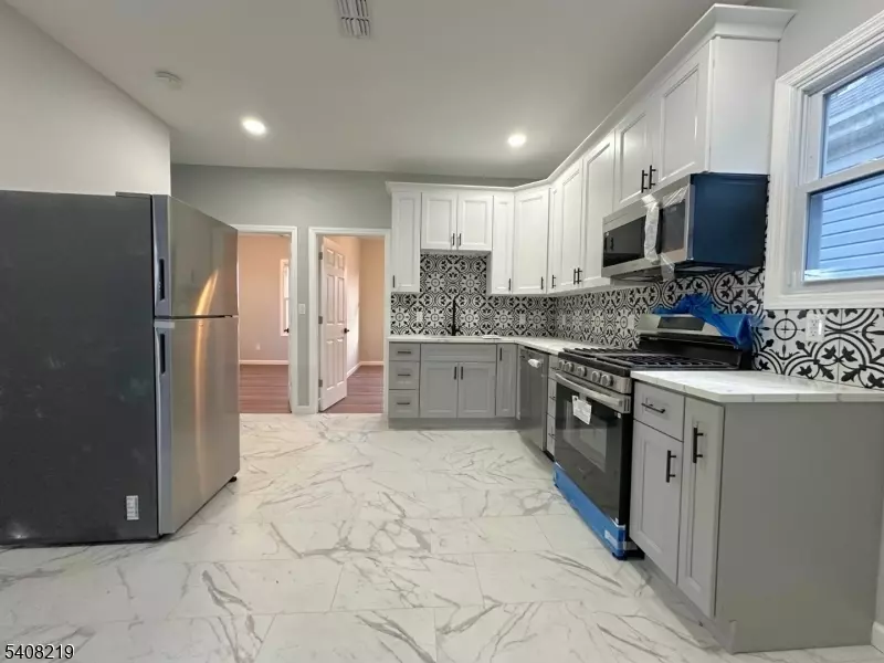 Clifton City, NJ 07011,137 Madeline Ave #2