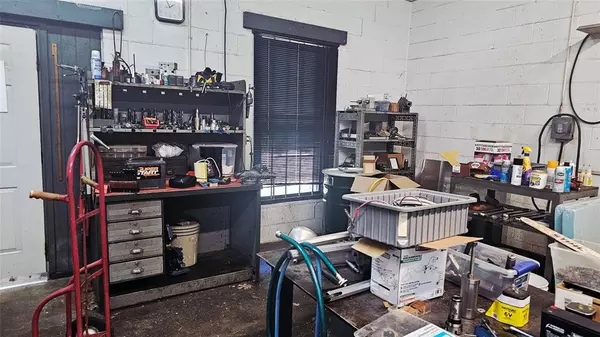 Bonham, TX 75418,223 W 2nd Street