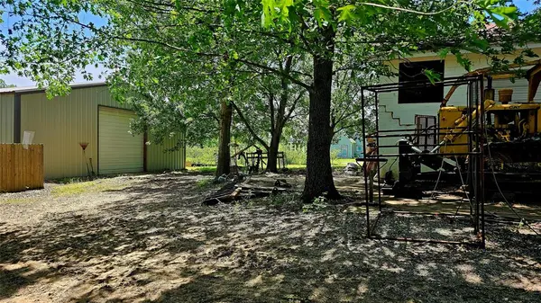 Bonham, TX 75418,223 W 2nd Street