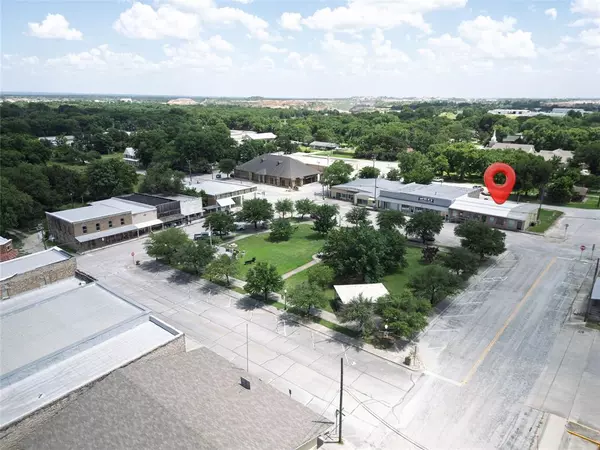 Chico, TX 76431,113 W Decatur Street