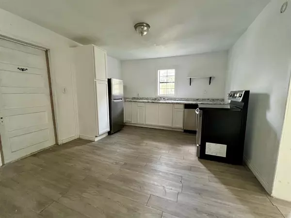 Paris, TX 75460,1037 Cedar Street