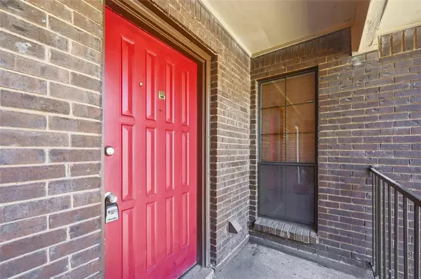 Dallas, TX 75211,2505 Wedglea Drive #232