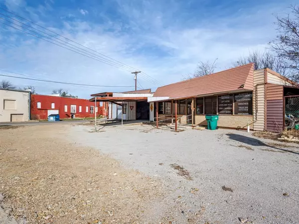 Coleman, TX 76834,201 E Liveoak Street