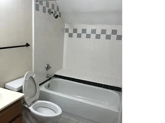 Dallas, TX 75243,9815 Walnut Street #102