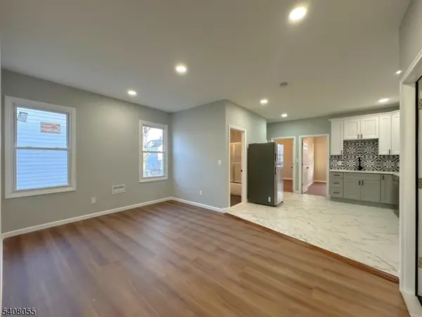 Clifton City, NJ 07011,137 Madeline Ave #1