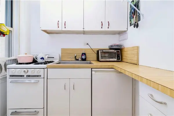 Brooklyn, NY 11201,70 Remsen ST #4F