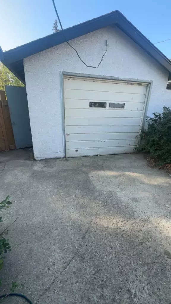 Grande Prairie, AB T8V 1P4,10209 108 AVE