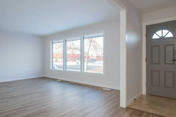 Grande Prairie, AB T8V 1P4,10209 108 AVE