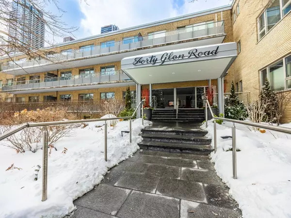 40 Glen RD #210, Toronto C09, ON M4W 2V1