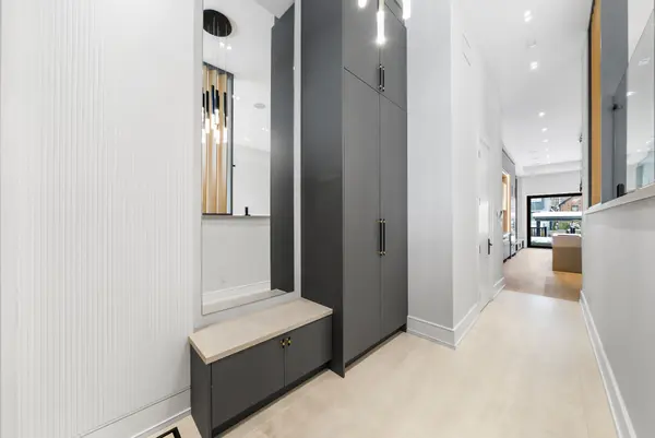 Toronto C04, ON M4R 1H9,116 Briar Hill AVE