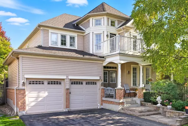 Whitby, ON L1N 9N6,5 Coastview CT