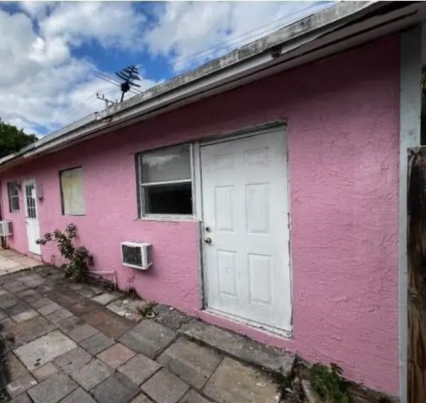 Pompano Beach, FL 33060,312 - 316 NE 4th St#1-3