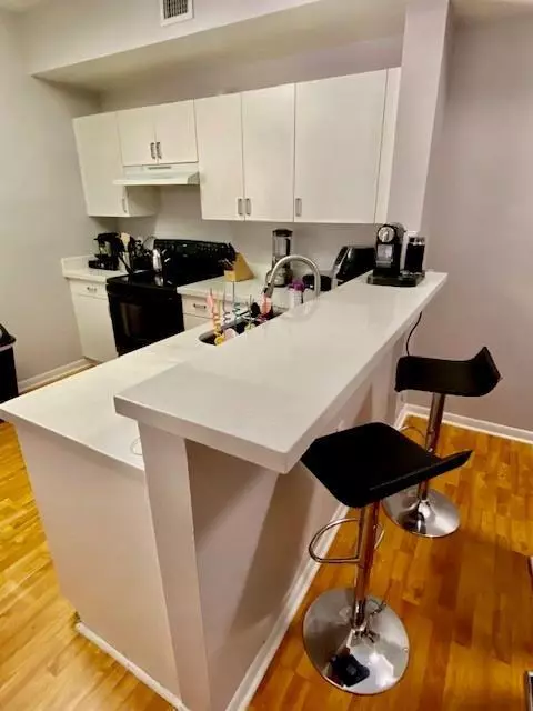 Davie, FL 33314,6976 SW 39th St #G103