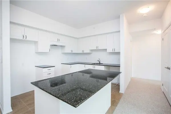 Barrie, ON L9J 0H5,306 ESSA RD #605