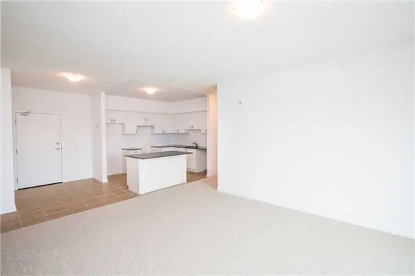 Barrie, ON L9J 0H5,306 ESSA RD #605