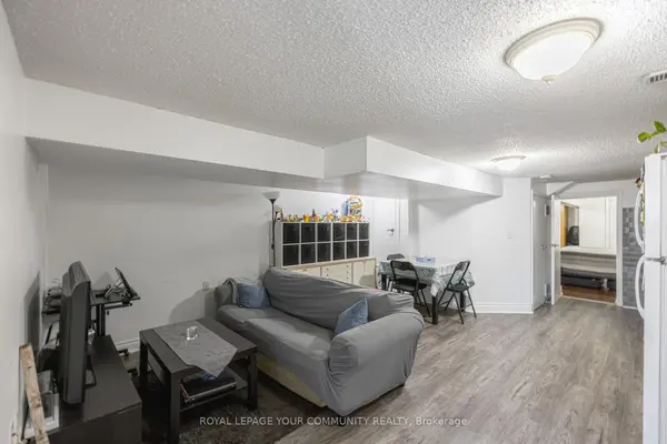 Toronto W03, ON M6E 3W3,154 Day AVE