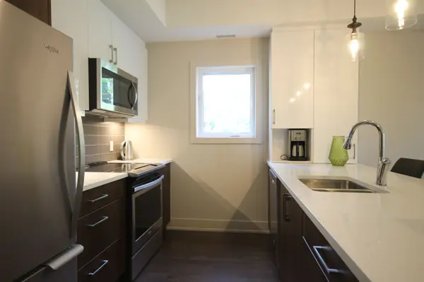 Westboro - Hampton Park, ON K1Z 7C9,210 CLARE ST #3