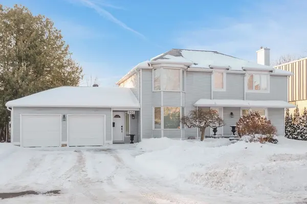 Mckellar Heights - Glabar Park And Area, ON K2A 3H9,944 Muskoka AVE