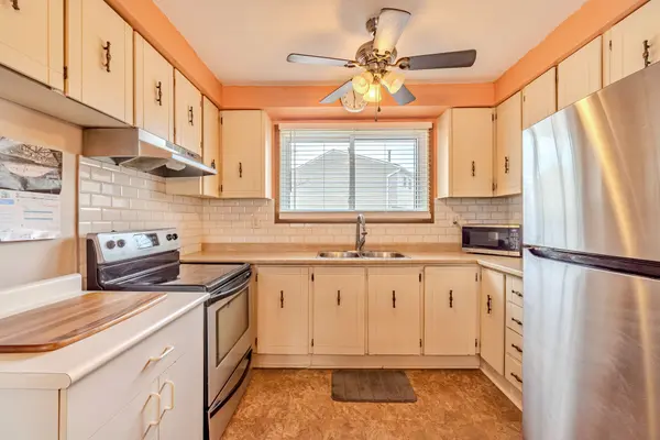 Brantford, ON N3S 7K2,279 Stanley ST #D