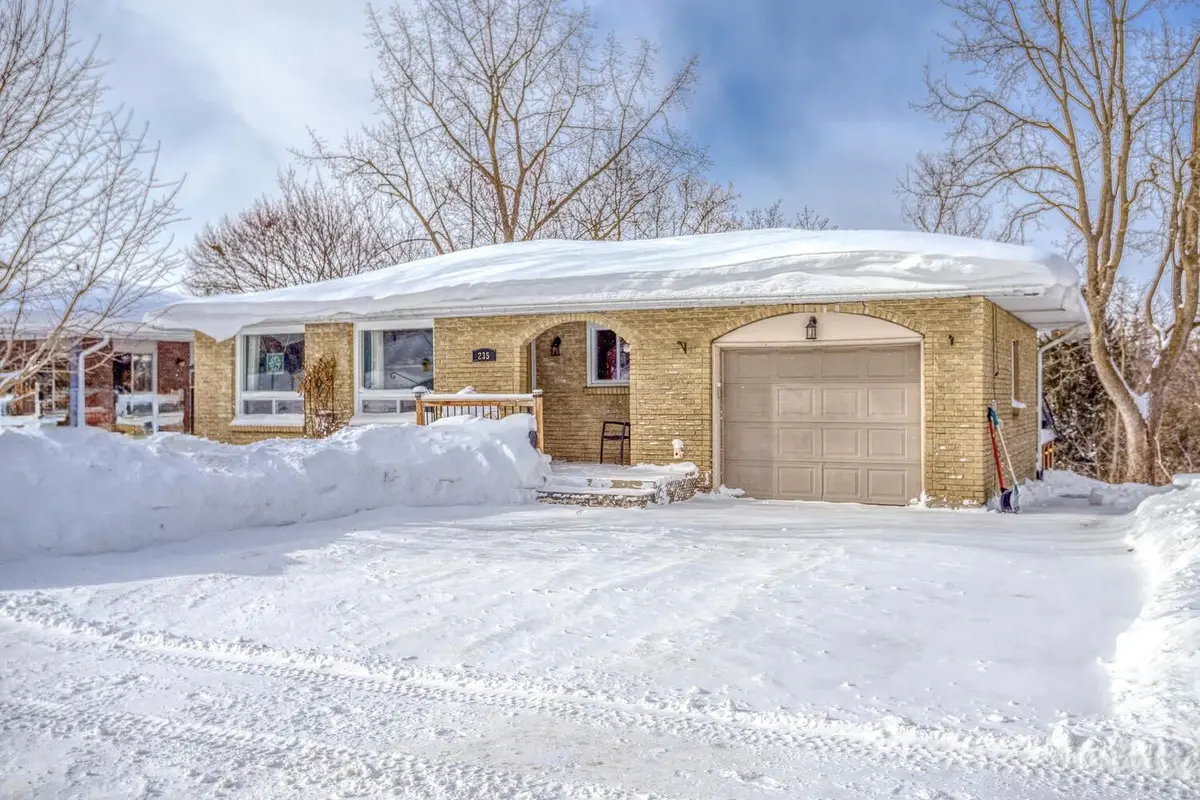 Centre Wellington, ON N1M 3E1,235 Wellington ST