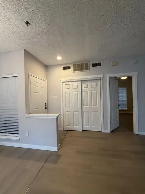 Dallas, TX 75243,9747 Whitehurst Drive #168