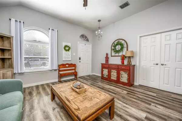 Corinth, TX 76210,1719 Falcon Drive