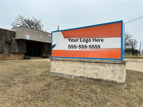 Pantego, TX 76013,2003 W Arkansas Lane