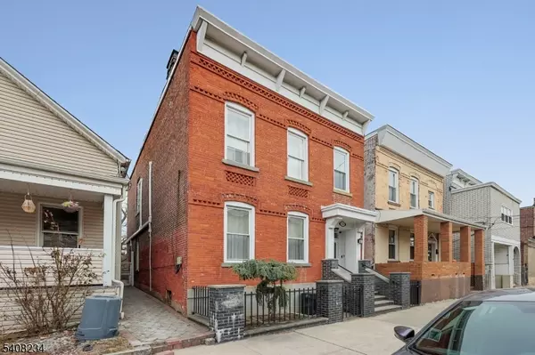 Bayonne City, NJ 07002,13 W 16Th St