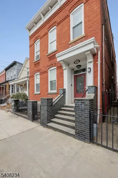 Bayonne City, NJ 07002,13 W 16Th St