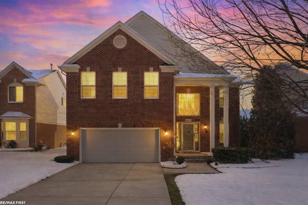 6884 Haymarket ST, Shelby Twp, MI 48317